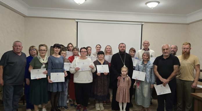 В духовно-просветительском центре храма Святой Троицы ст. Динской прошло занятие для родителей школьников