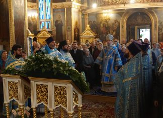 Митрополит Василий возглавил престольные торжества в храме иконы Божией Матери «Целительница» города Краснодара