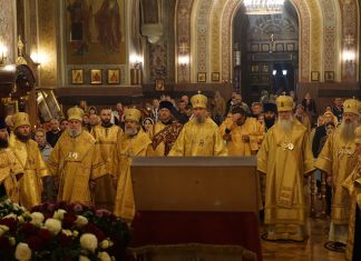 Митрополит Василий возглавил соборное Всенощное бдение в Свято-Екатерининском кафедральном соборе города Краснодара
