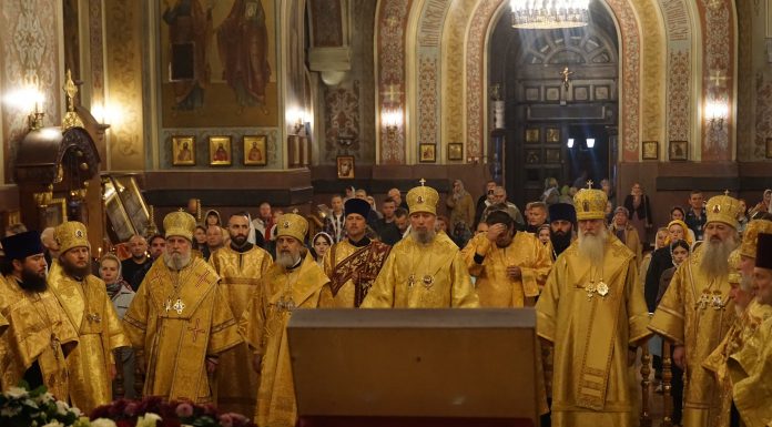 Митрополит Василий возглавил соборное Всенощное бдение в Свято-Екатерининском кафедральном соборе города Краснодара