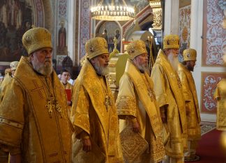 В праздник Собора святых Кубанской митрополии митрополит Василий возглавил соборную Божественную литургию