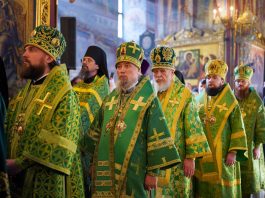Митрополит Екатеринодарский и Кубанский Василий сослужил Святейшему Патриарху в Свято-Троицкой Сергиевой лавре