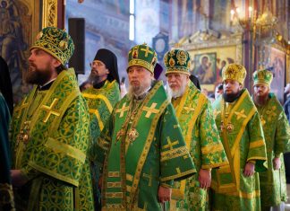 Митрополит Екатеринодарский и Кубанский Василий сослужил Святейшему Патриарху в Свято-Троицкой Сергиевой лавре