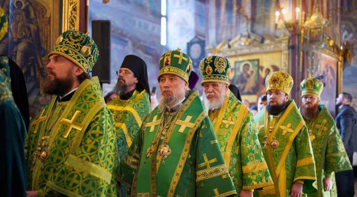 Митрополит Екатеринодарский и Кубанский Василий сослужил Святейшему Патриарху в Свято-Троицкой Сергиевой лавре