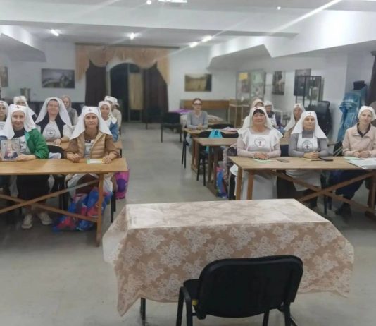 В Свято-Троицком храме Горячего Ключа стартовал курс обучения для сестёр милосердия