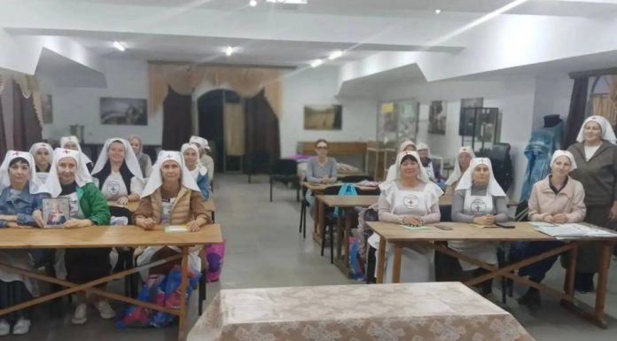 В Свято-Троицком храме Горячего Ключа стартовал курс обучения для сестёр милосердия