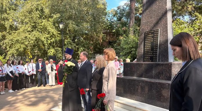 В Прикубанском округе священнослужители приняли участие в памятных мероприятиях