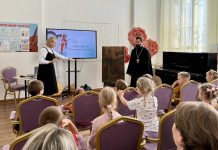 Иерей Павел Максимец провёл миссионерскую акцию в станичном Доме творчества