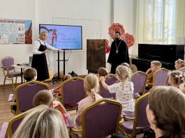 Иерей Павел Максимец провёл миссионерскую акцию в станичном Доме творчества