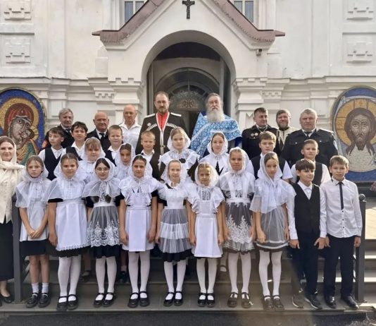 В храме Вознесения Господня станицы Пластуновской состоялось посвящение в казачата.