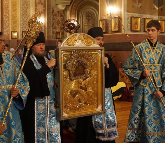 В Краснодар прибыла чудотворная Псково-Печерская икона Божией Матери «Умиление»