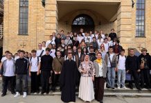 В Свято-Троицком храме провели духовно-патриотическую игру «Умники Кубани» для студентов