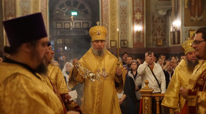 В канун Недели 20-й по Пятидесятнице митрополит Василий совершил Всенощное бдение в Свято-Екатерининском кафедральном соборе