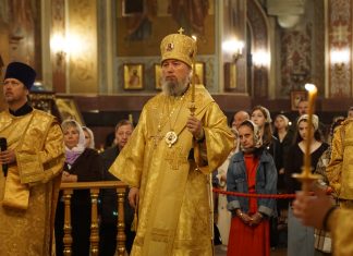 Митрополит Василий совершил Всенощное бдение в Свято-Екатерининском кафедральном соборе города Краснодара