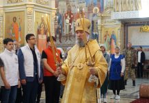 Митрополит Василий совершил Божественную литургию в храме Рождества Христова станицы Динской