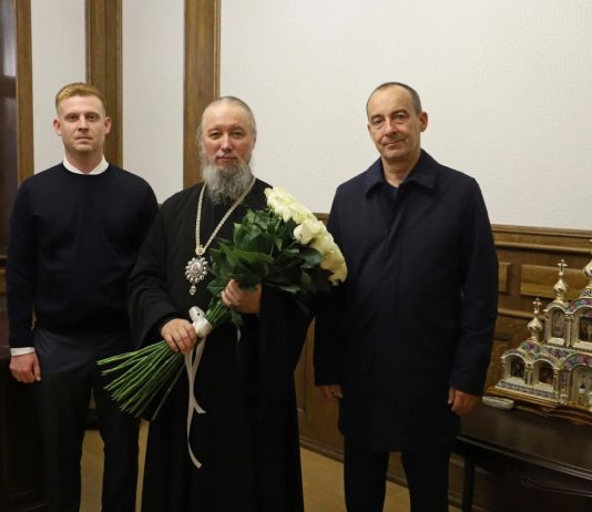 Председатель ЗСК края поздравил митрополита Екатеринодарского и Кубанского Василия с юбилеем