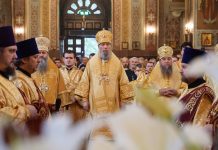 Митрополит Екатеринодарский и Кубанский Василий совершил Божественную литургию в Свято-Екатерининском кафедральном соборе