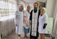 Сестричество храма святого Иоанна Крестителя во главе с духовником посетили геронтологический центр «Екатеринодар»