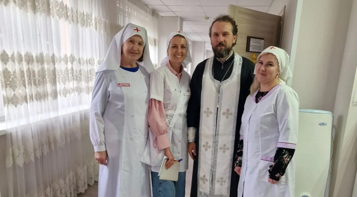 Сестричество храма святого Иоанна Крестителя во главе с духовником посетили геронтологический центр «Екатеринодар»