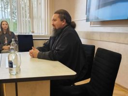 Иерей Иларион Максимец обсудил со студентами института культуры вопросы нравственных ориентиров