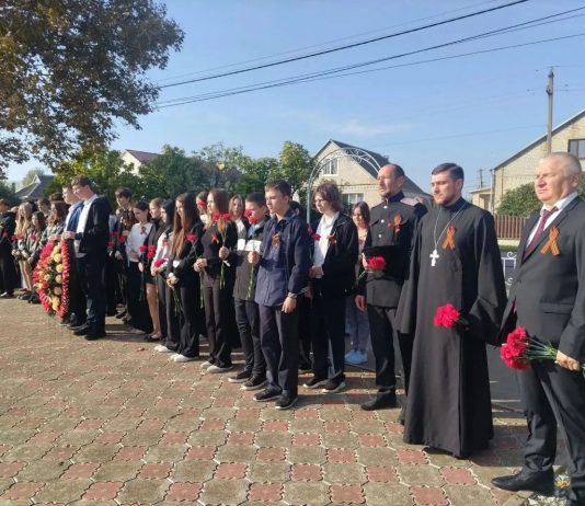 Иерей Давид Кочаров принял участие в торжественном митинге