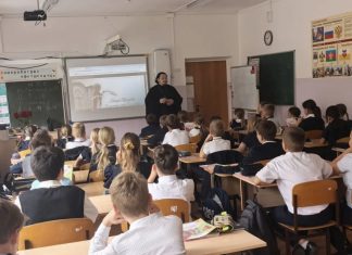 Иерей Александр Мачадо Сахнов провел беседу с учениками гимназии № 3 г. Краснодара