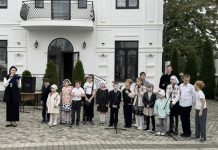 В Свято-Сергиевском храме города Краснодара состоялось праздничное мероприятие, посвящённое Дню отца