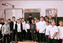 Диакон Никита Бондаренко провёл беседу с учащимися школы № 16 пгт. Ильского