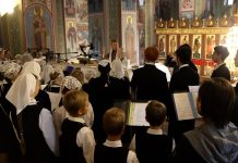Школьная Литургия прошла в праздник Покрова Пресвятой Богородицы в Рождественском храме