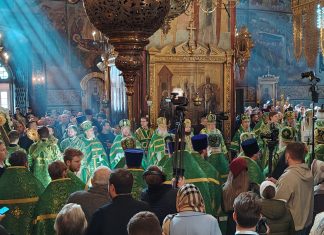 Митрополит Екатеринодарский и Кубанский Василий принял участие в молебне пред иконой Сергия Радонежского