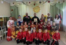 Священник поздравил юных казачат с праздником Покрова Пресвятой Богородицы
