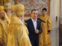 Губернатор Краснодарского края поздравил митрополита Екатеринодарского и Кубанского Василия с днём рождения
