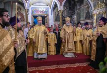 Митрополит Екатеринодарский и Кубанский Василий возглавил Всенощное бдение в Свято-Михайловском соборе г. Сочи